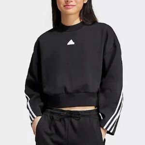 Cropped Adidas Sweatshirt (Sz. M)